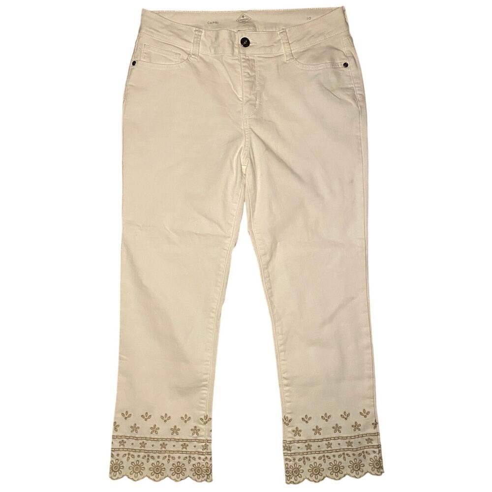 St. John's Bay - White Capri Pants - Women's Size 10
